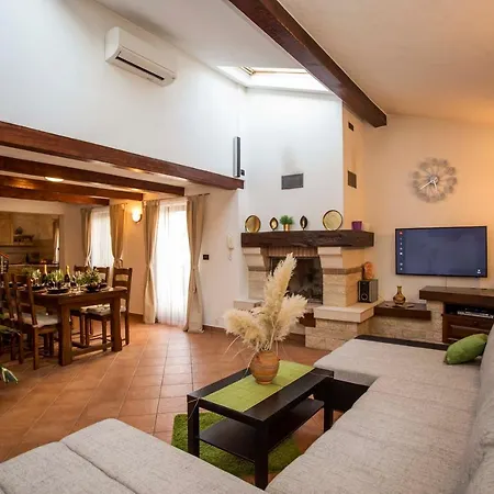 Appartement House Alex